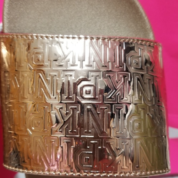 BRAND NEW!  PINK VS SINGLE STRAP SLIDES - Picture 4 of 6